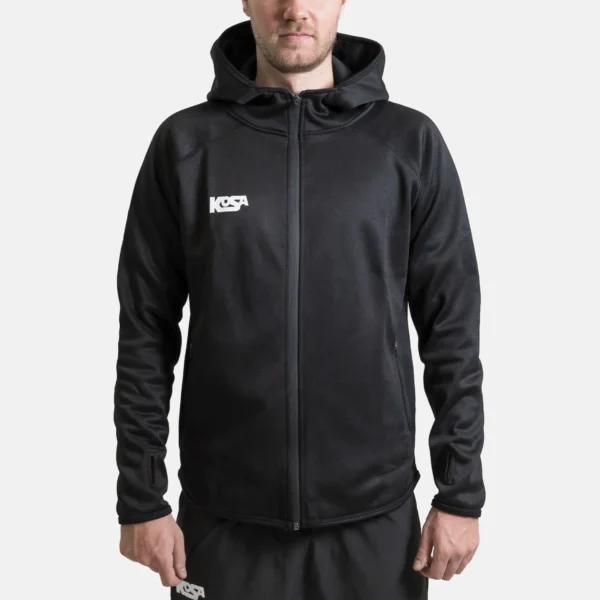 Kosa Zip Hoodie Team Core svart framifrån – funktionströja med klassisk logga och vattentäta dragkedjor.