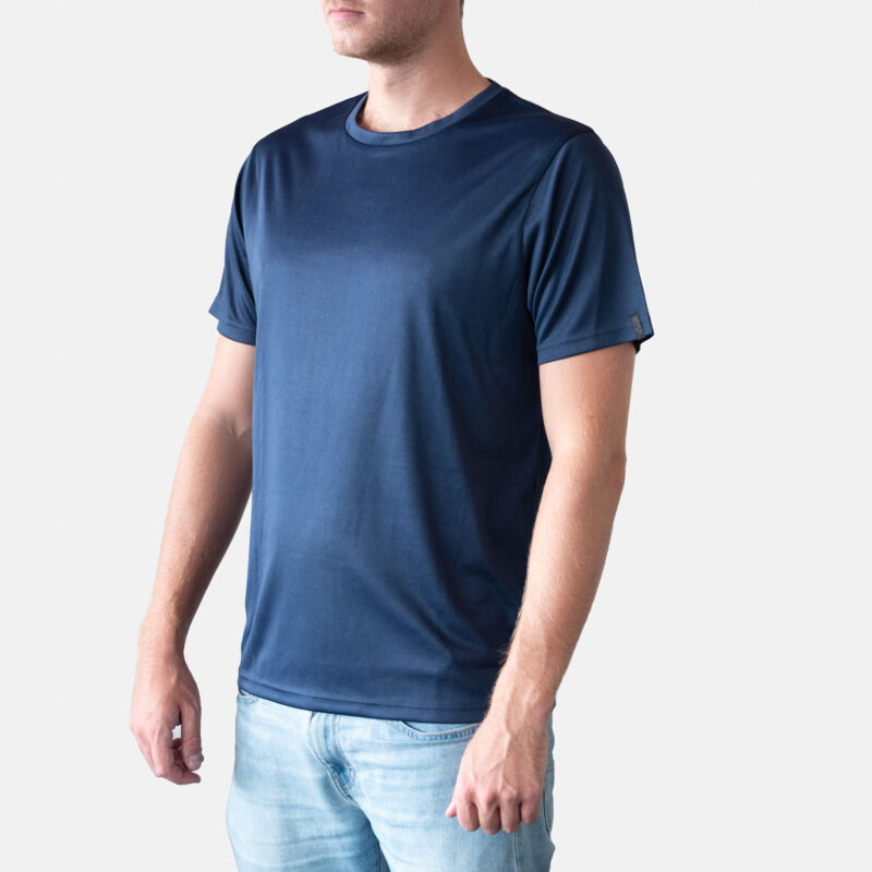 Funktions T-shirt Marin Classic på modell – slitstarka träningskläder i 100% polyester.